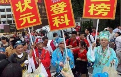 ​他是新中国高考神话, 成绩高达749分, 离满分仅差一分, 现状如何